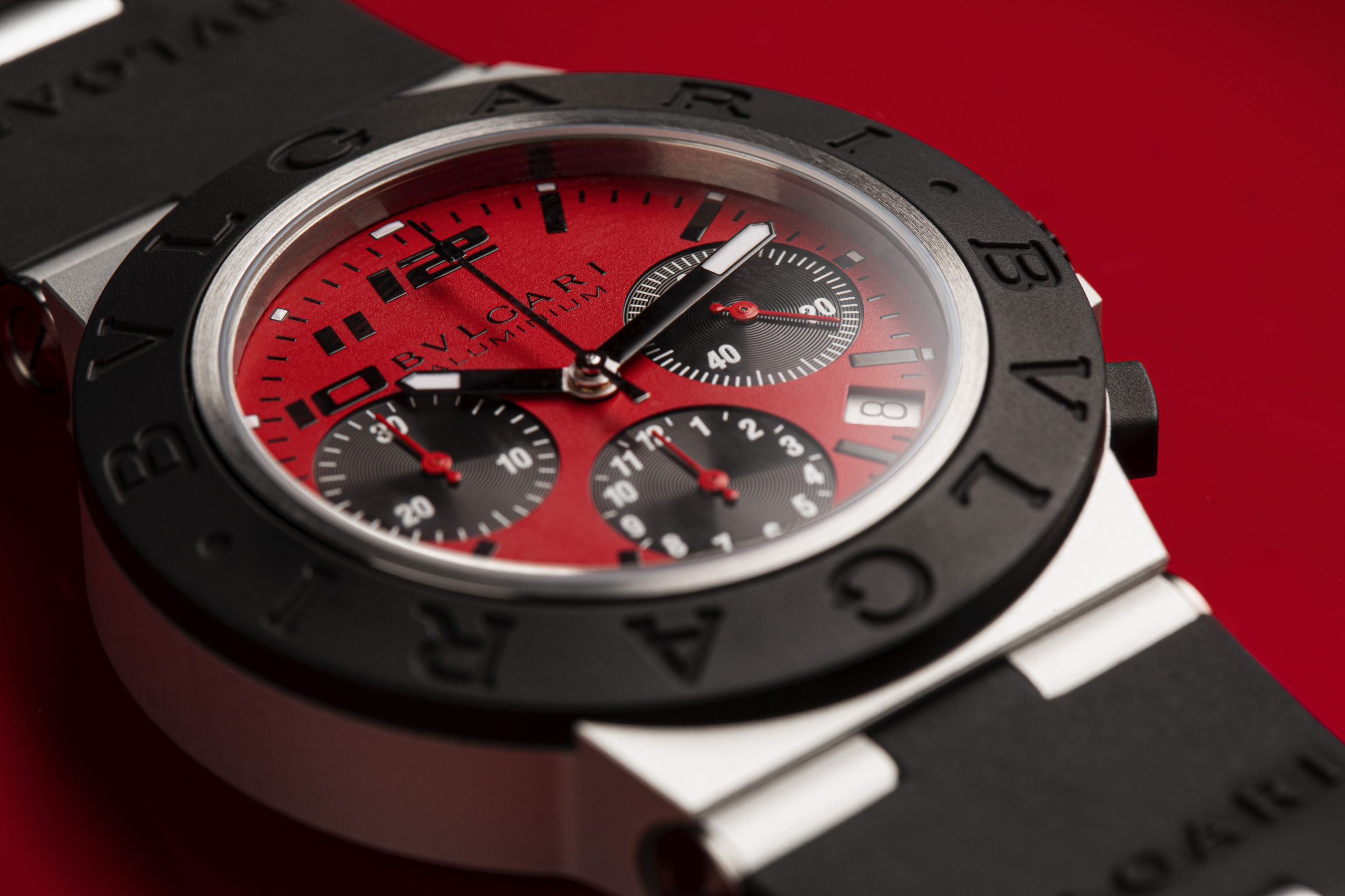 Bulgari x Ducati: uma colaboração exclusiva que revoluciona os padrões dos relógios desportivos de luxo
