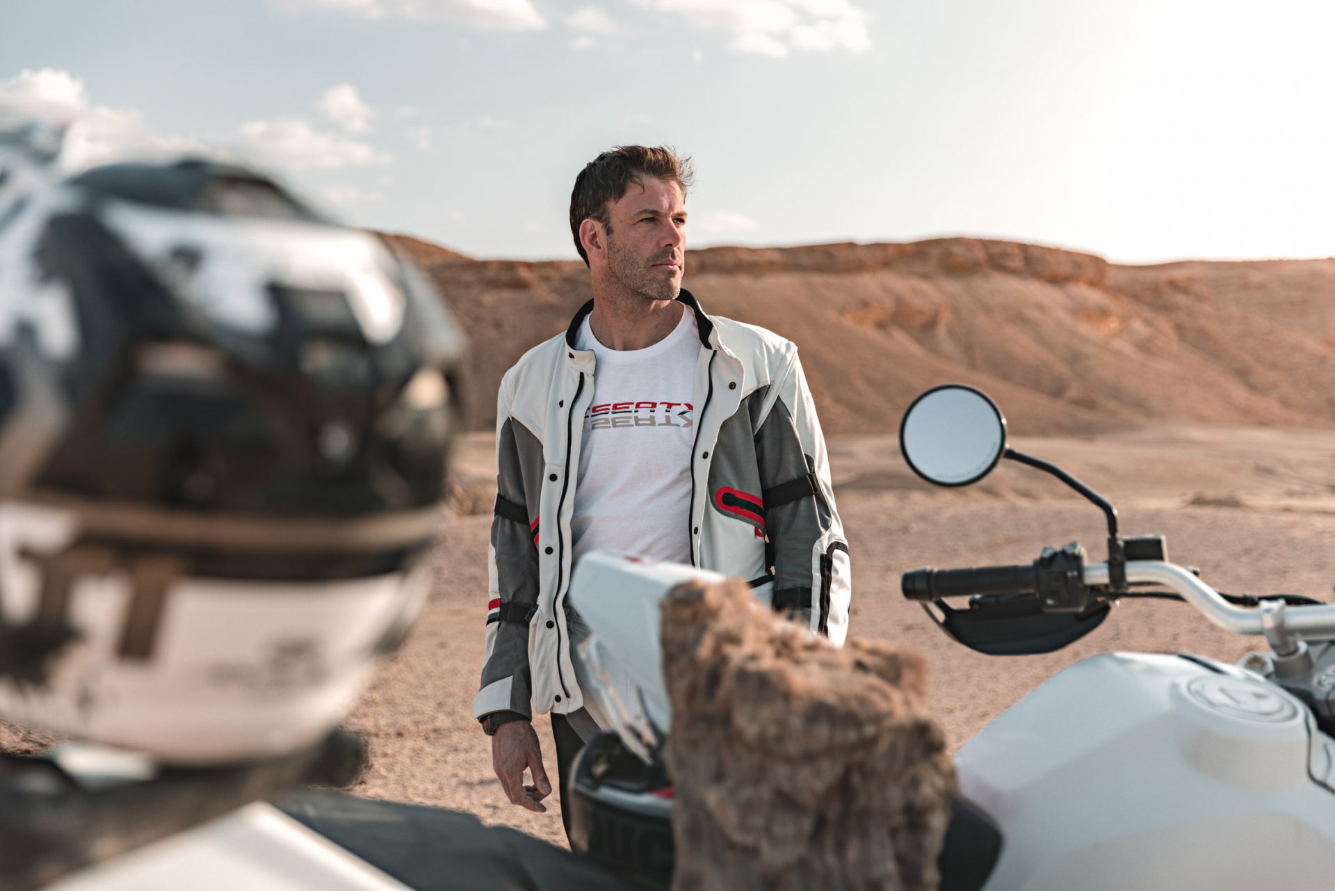 A Ducati DesertX leva-te aos destinos mais inexplorados